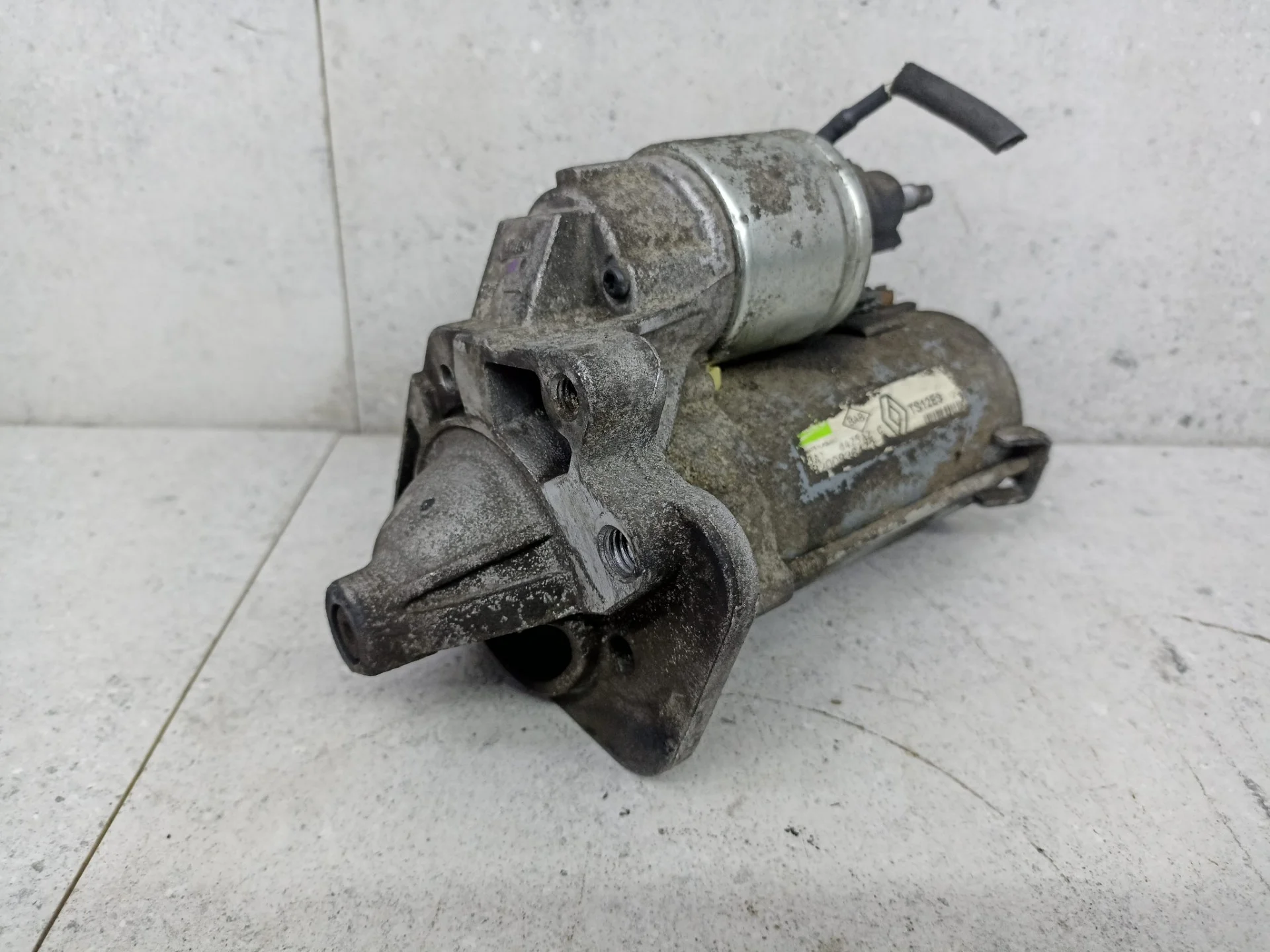 Стартер Renault Megane 3 2012 233003329R