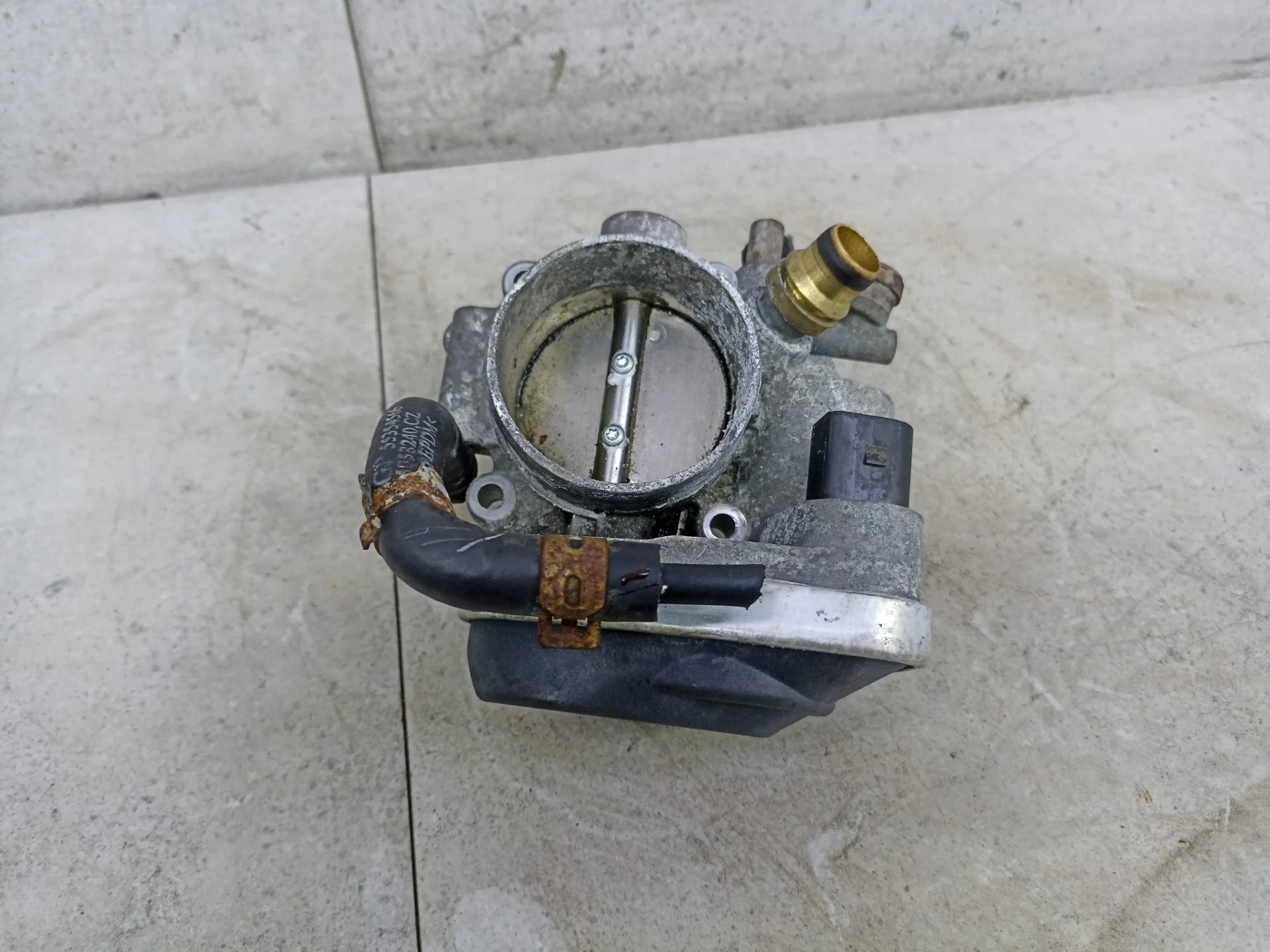 Дроссельная заслонка Opel Astra H 2007 55562380