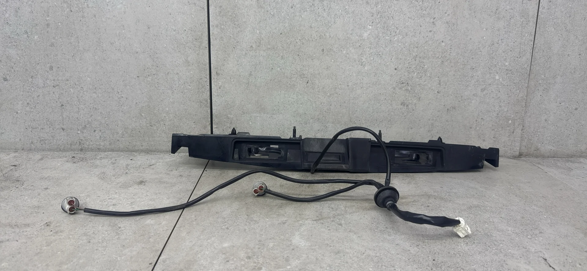 Накладка двери (крышки) багажника Nissan Juke F15