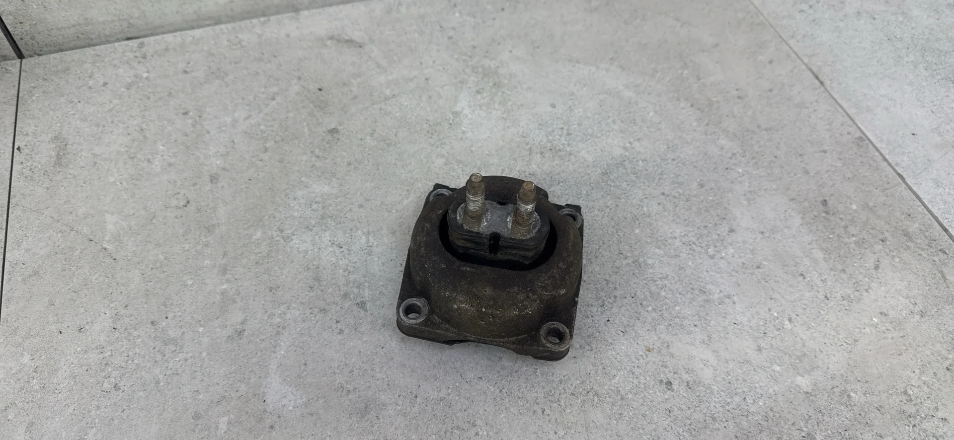 Подушка крепления двигателя Mercedes-Benz GLE W166