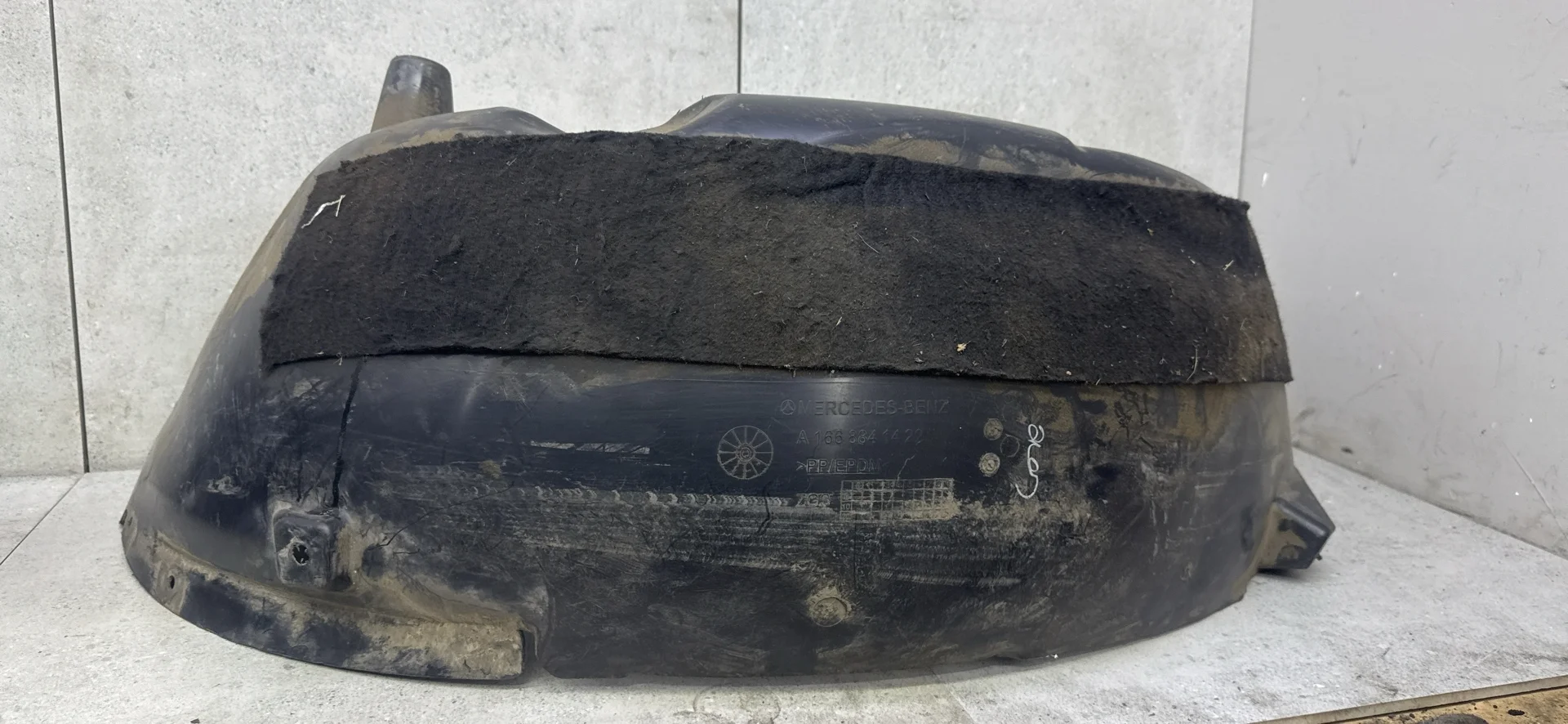 Подкрылок задний правый Mercedes-Benz GLE W166