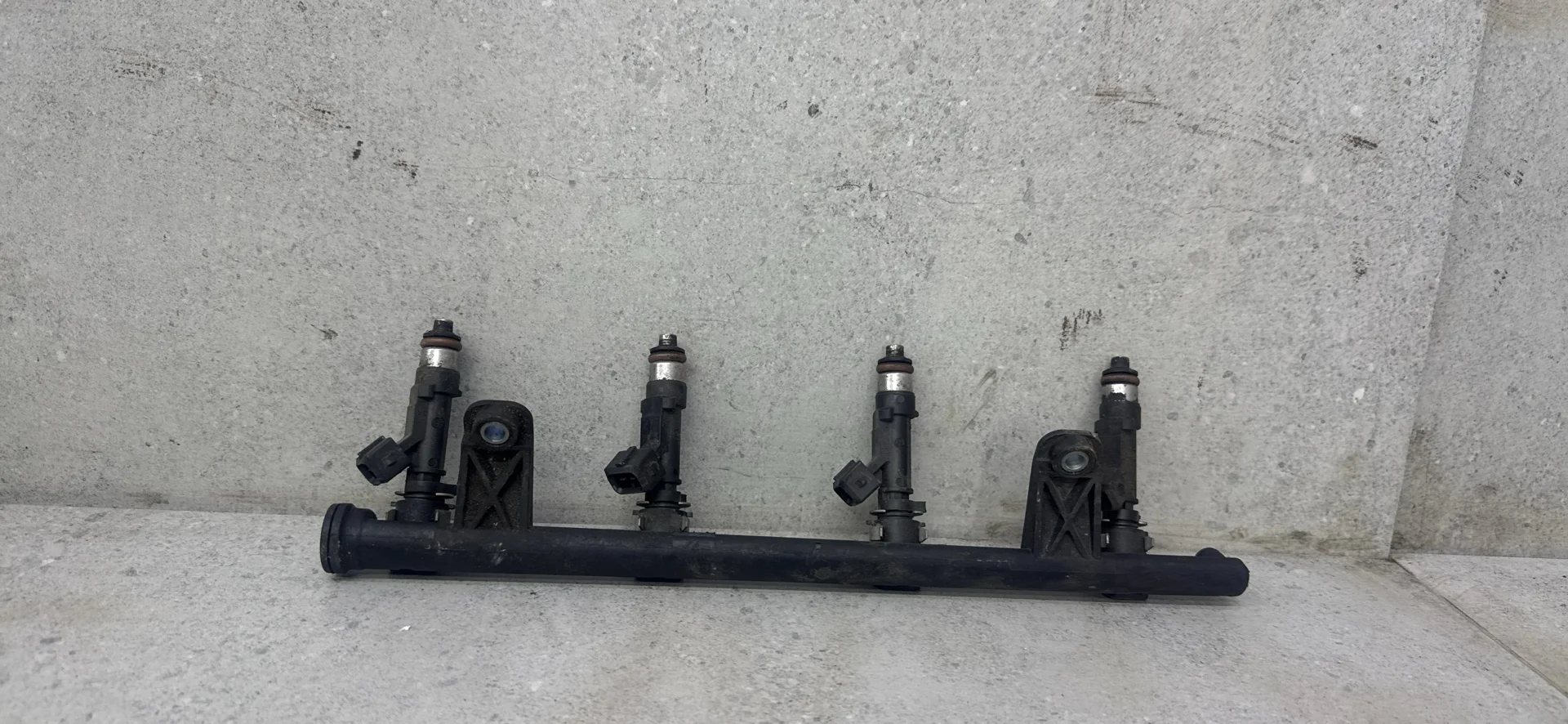 Топливная рампа Renault Logan (2004 - 2009)