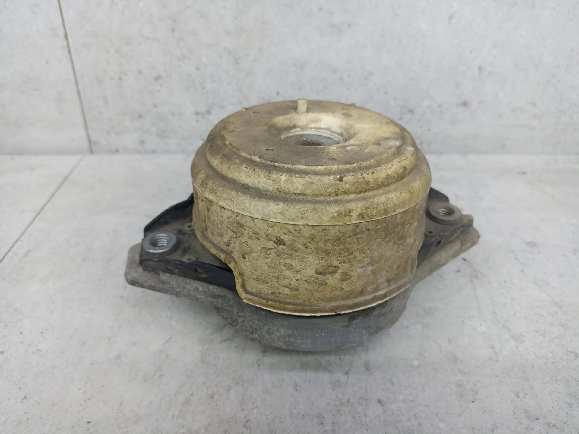 Подушка крепления двигателя правая Mercedes-Benz