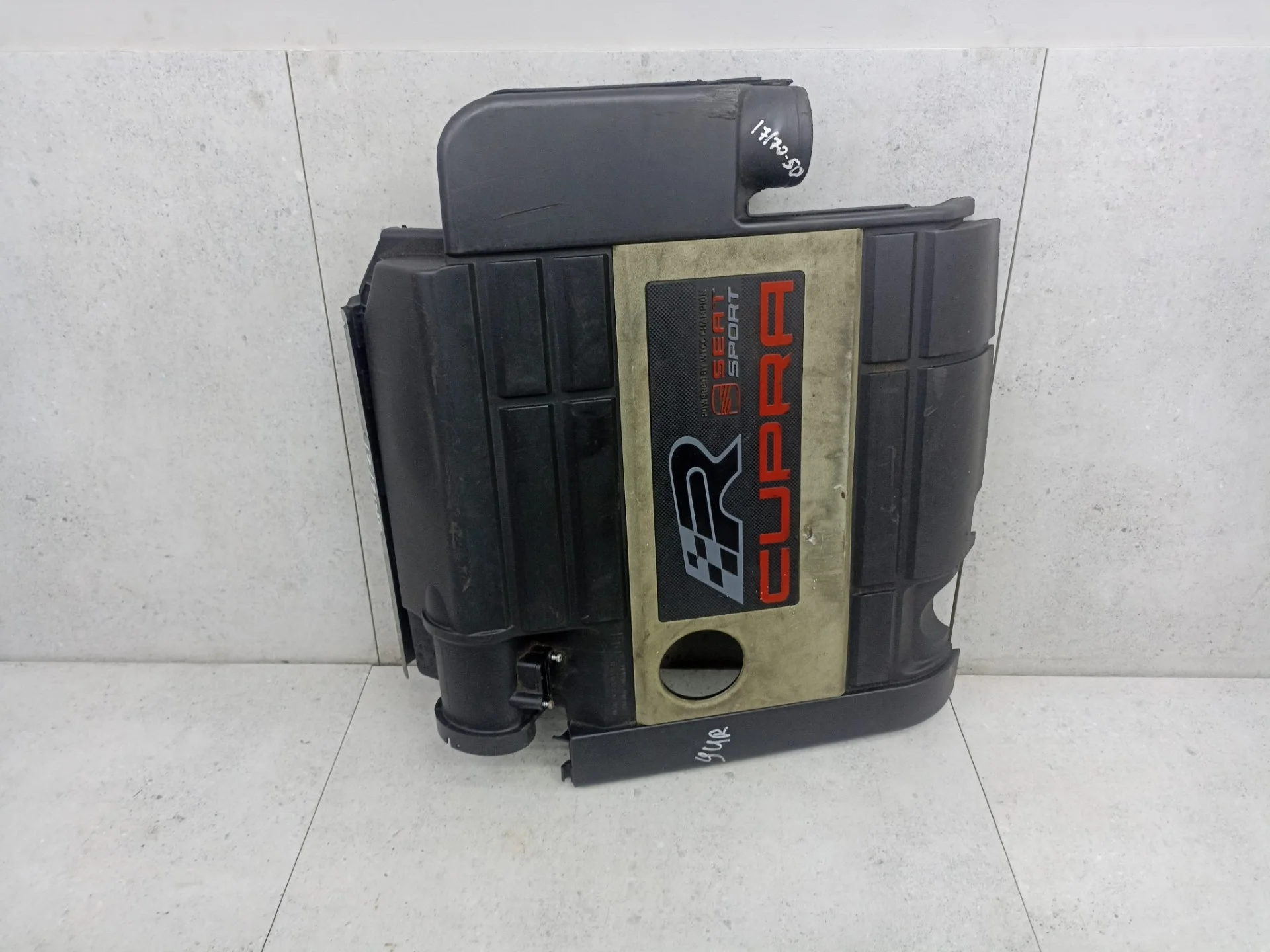 Декоративная крышка двигателя SEAT Leon 2 рест.