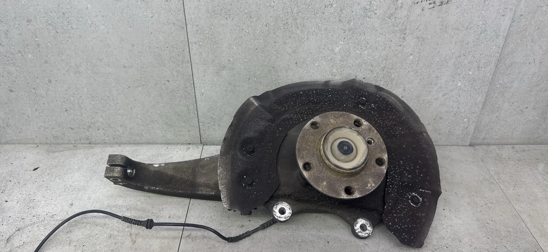 Кулак передний правый BMW 5 F10/F11 (2009 - 2013)