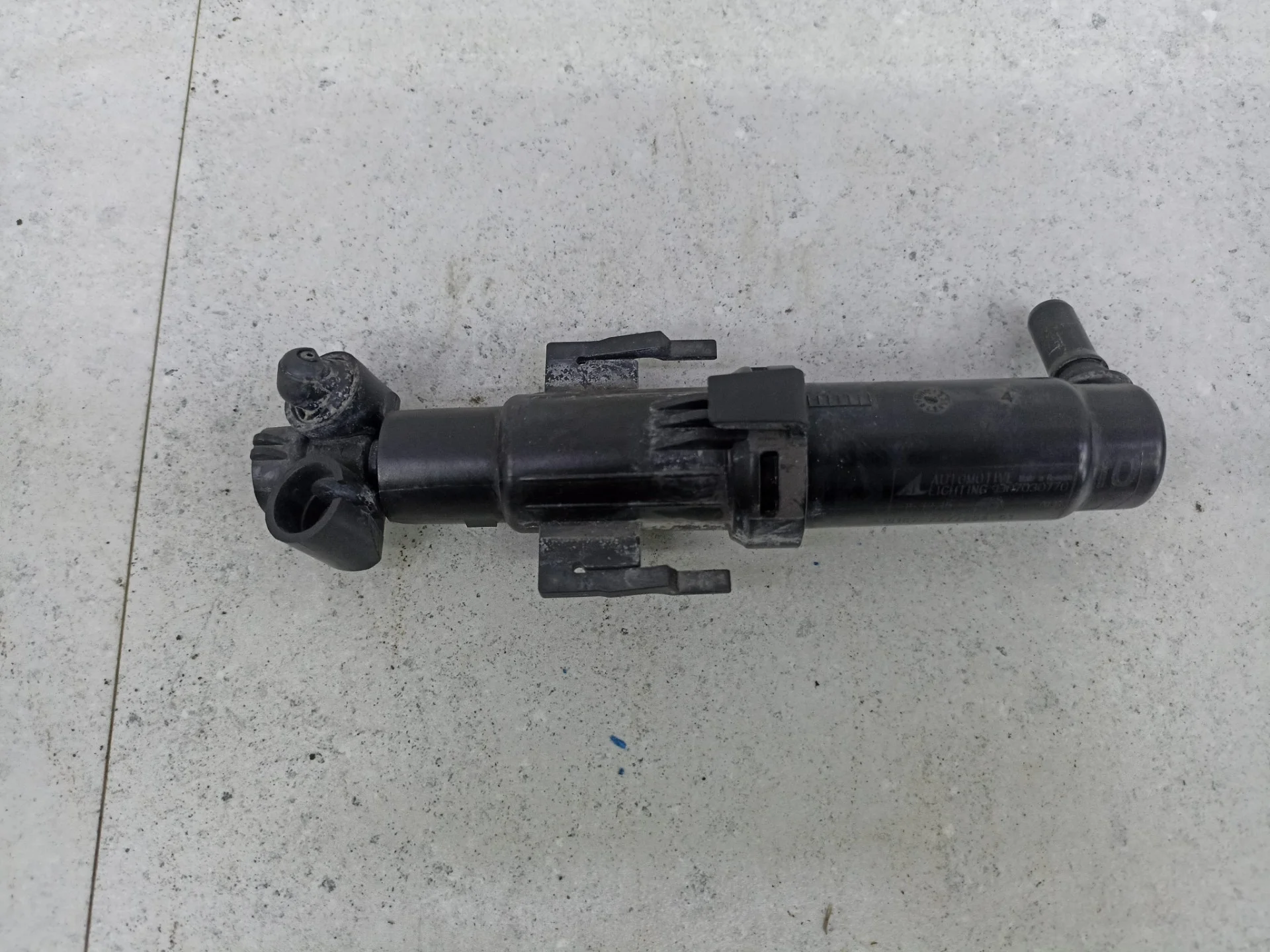 Форсунка омывателя фары правой BMW 5 F10/F11