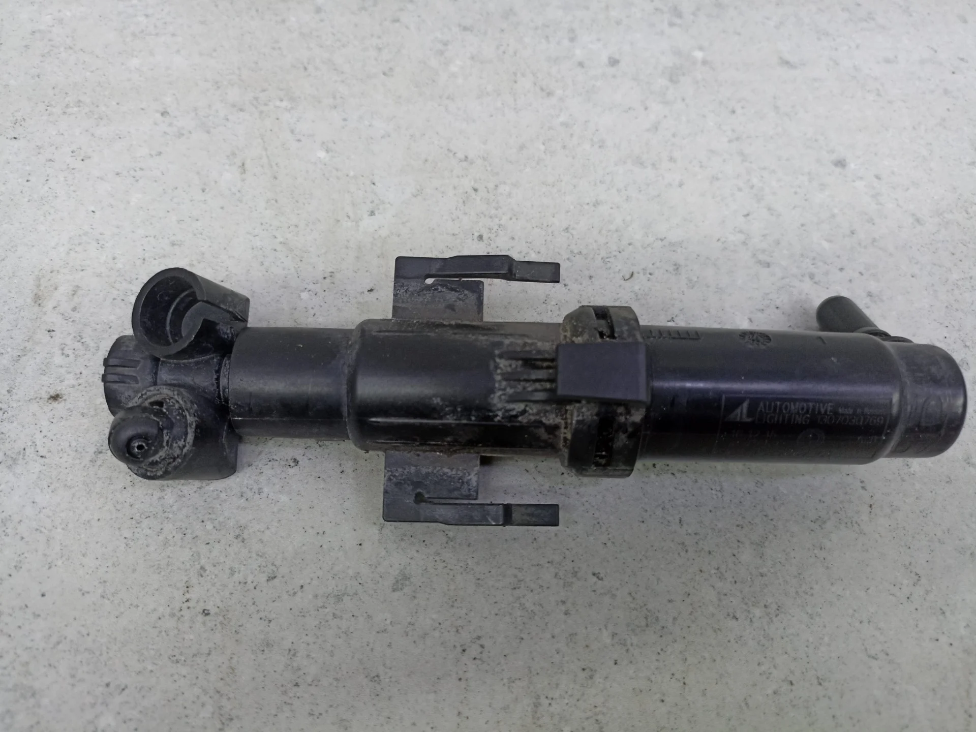 Форсунка омывателя фары левой BMW 5 F10/F11