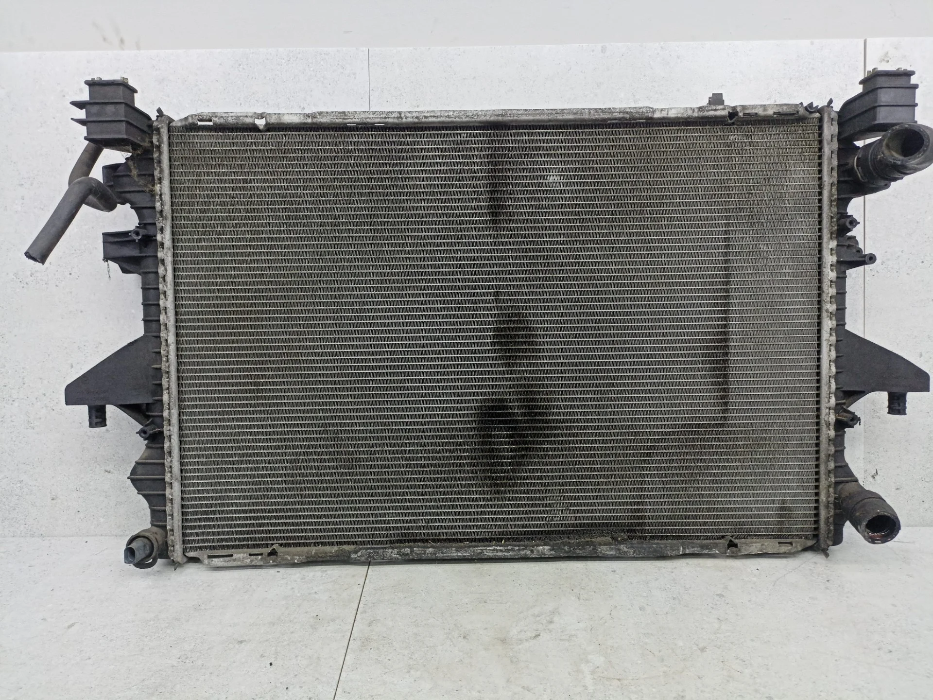 Радиатор основной Volkswagen Transporter T5 2008