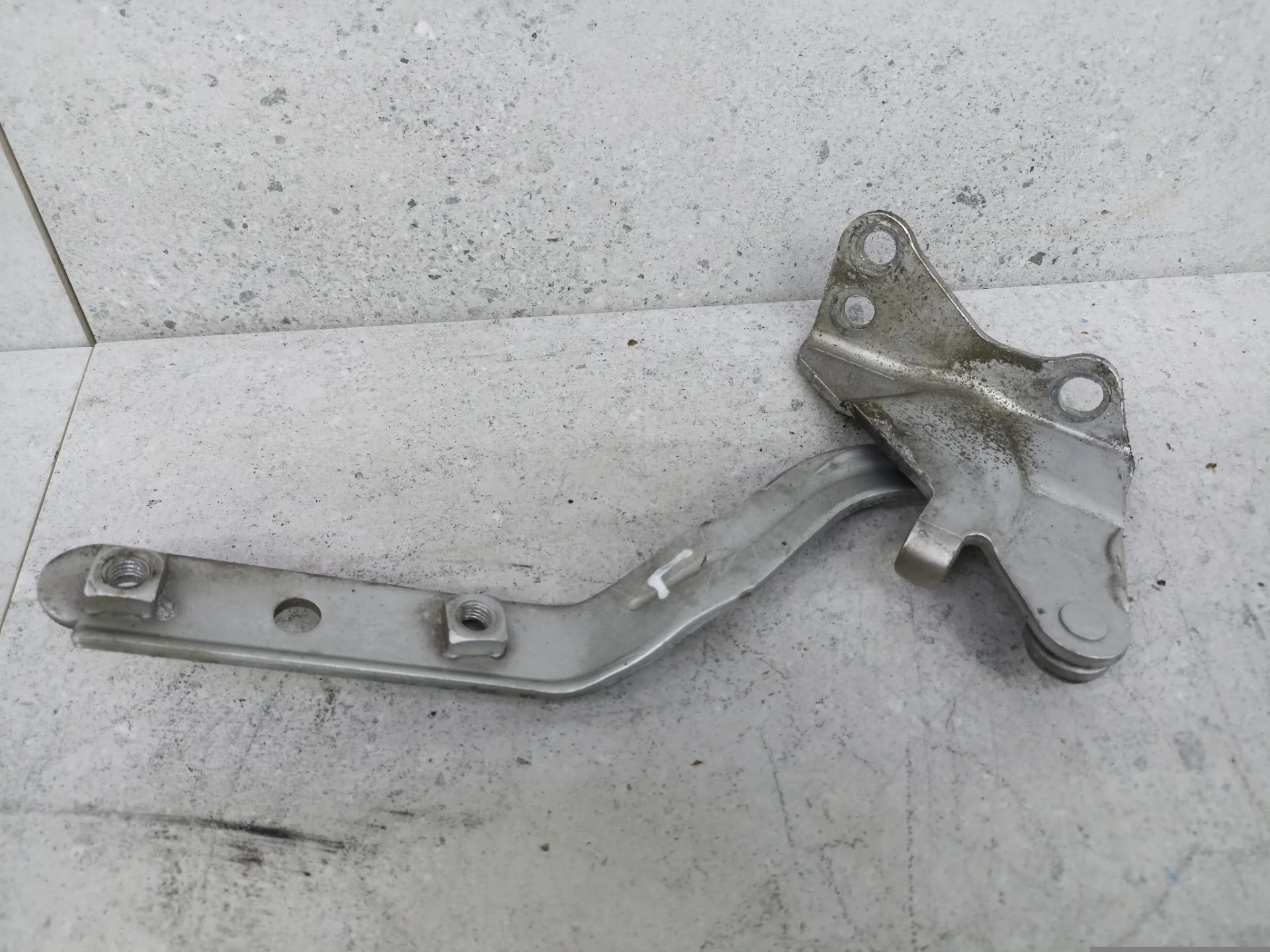 Петля капота левая Mercedes-Benz Vito W639 2007