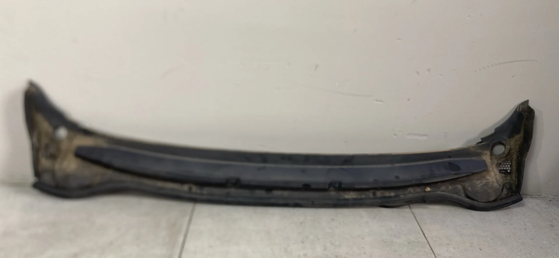 Уплотнитель жабо Opel Astra J рест. (2012 - 2018)