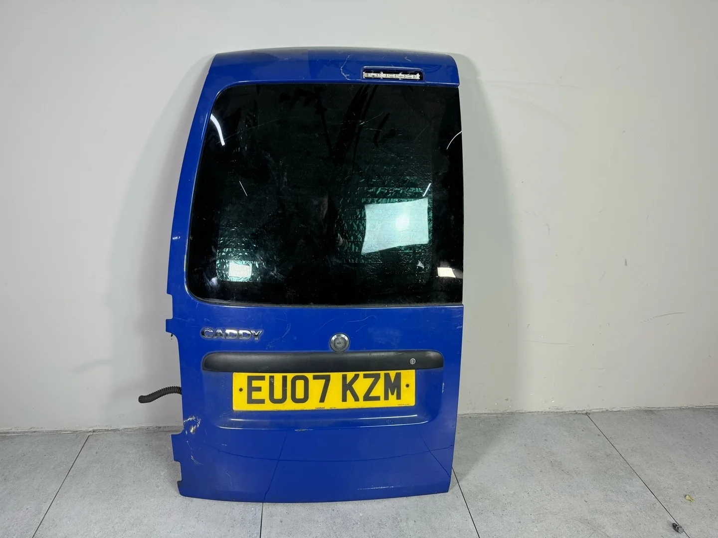 Дверь задняя распашная левая Volkswagen Caddy 3