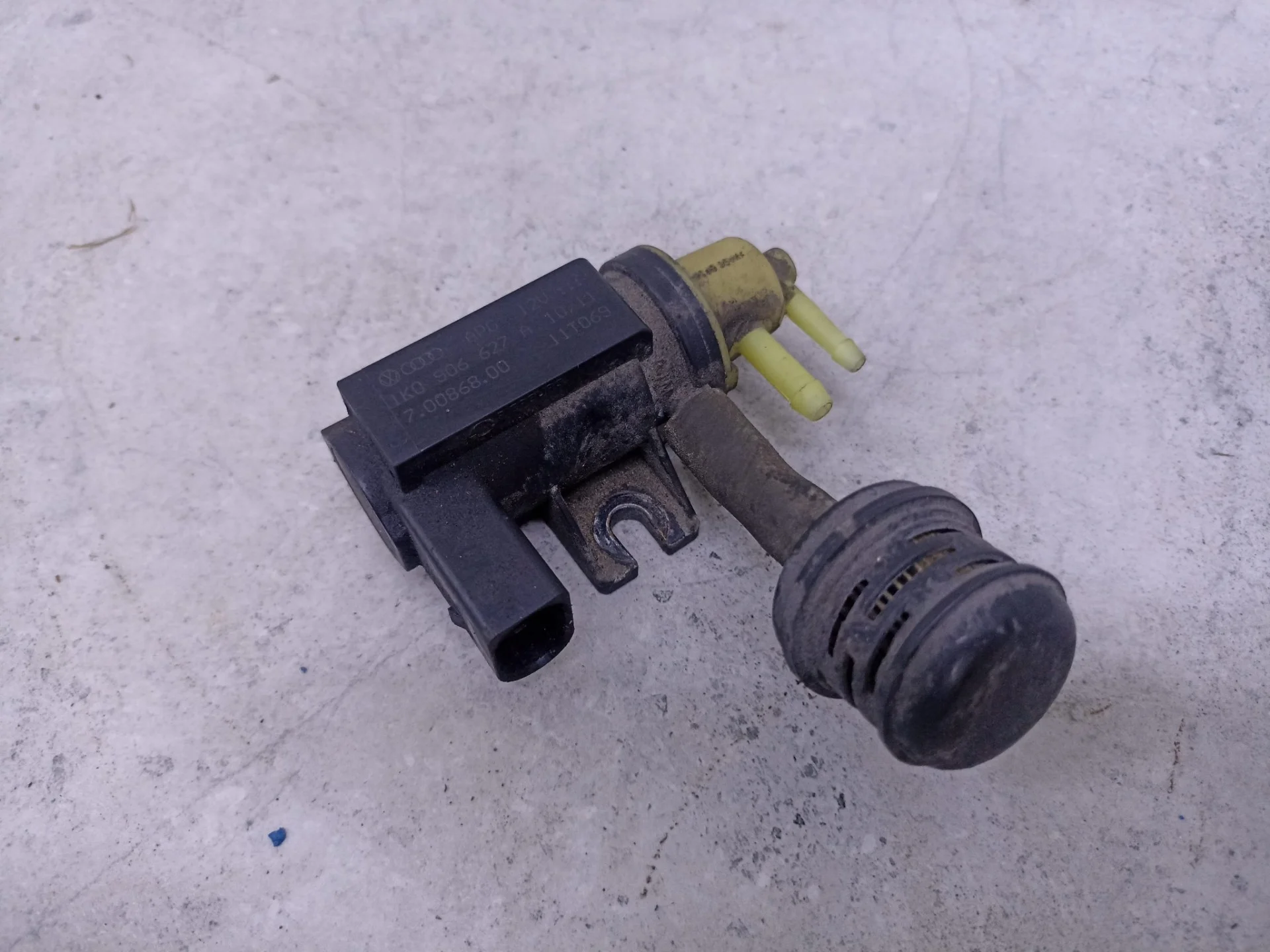 Электромагнитный клапан Volkswagen Passat B7 2012