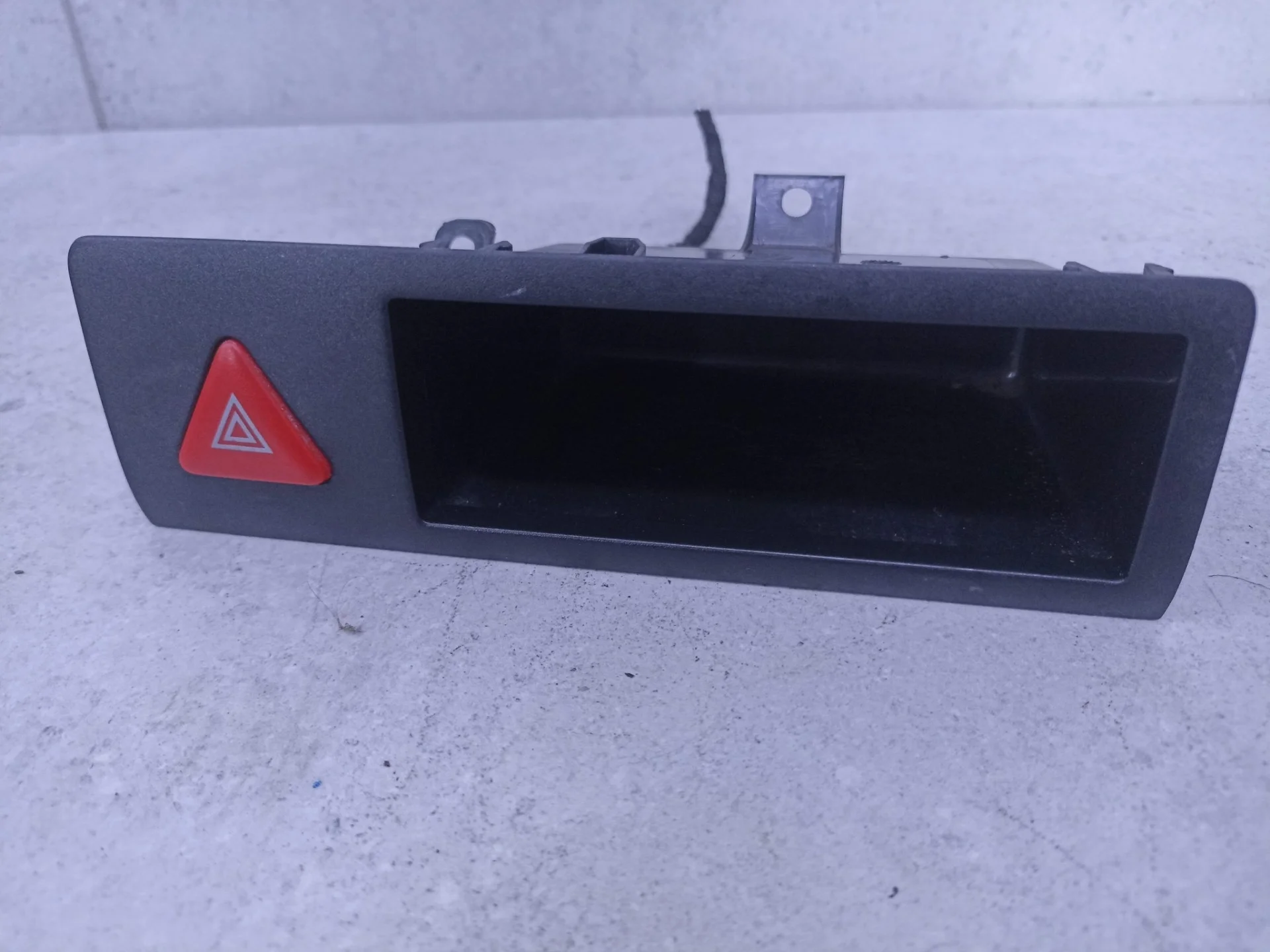 Вещевой отсек Volkswagen Transporter T5 6Y0953235