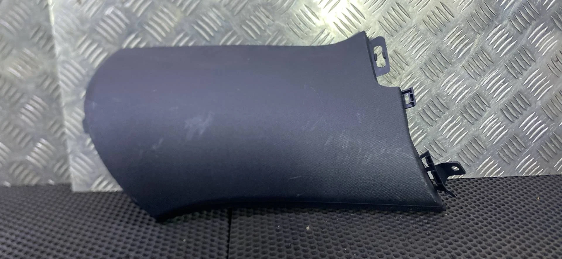 Обшивка стойки передней задняя левая верхняя