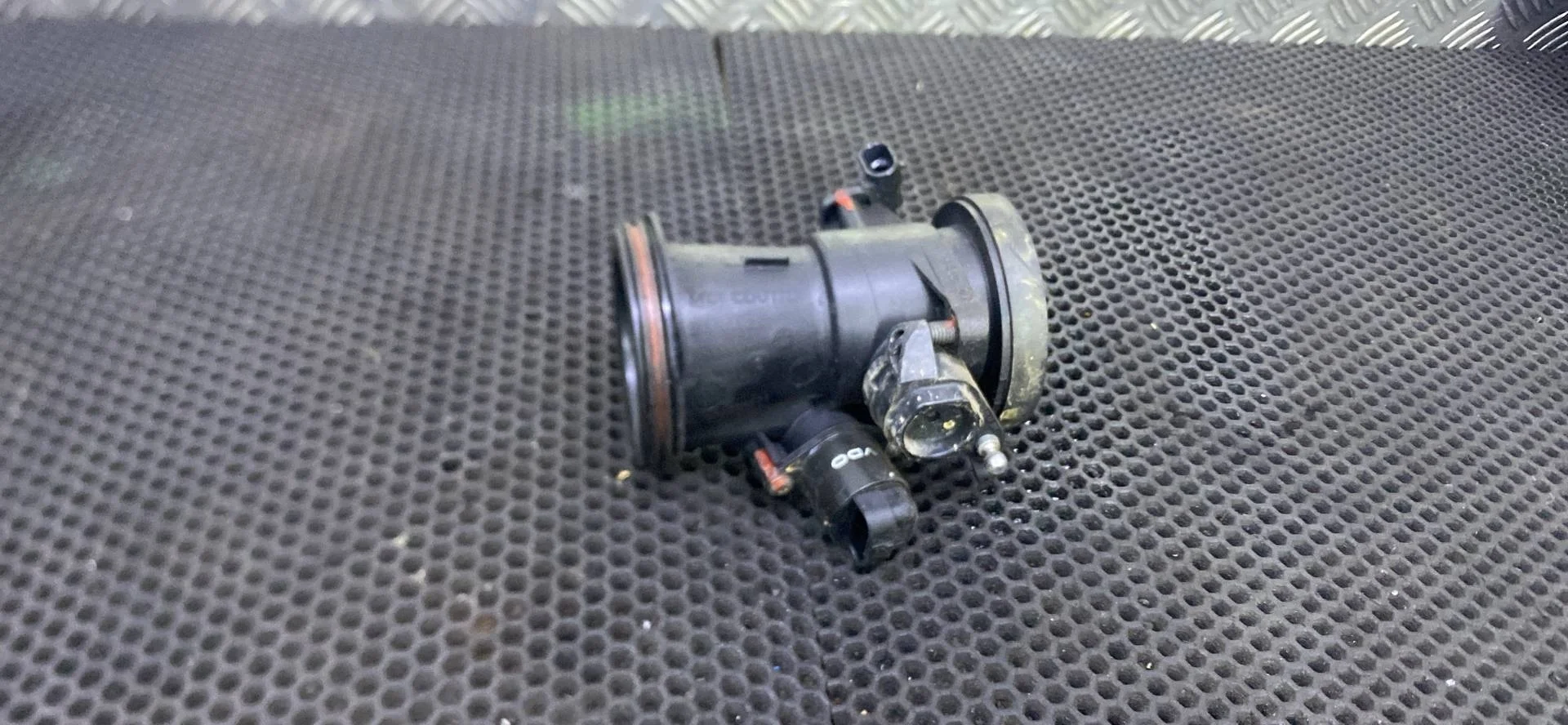 Дроссельная заслонка Renault Logan 2007 8200682611