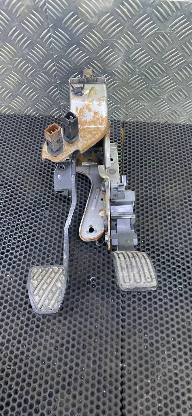 Узел педальный (блок педалей) Nissan Juke F15 2011