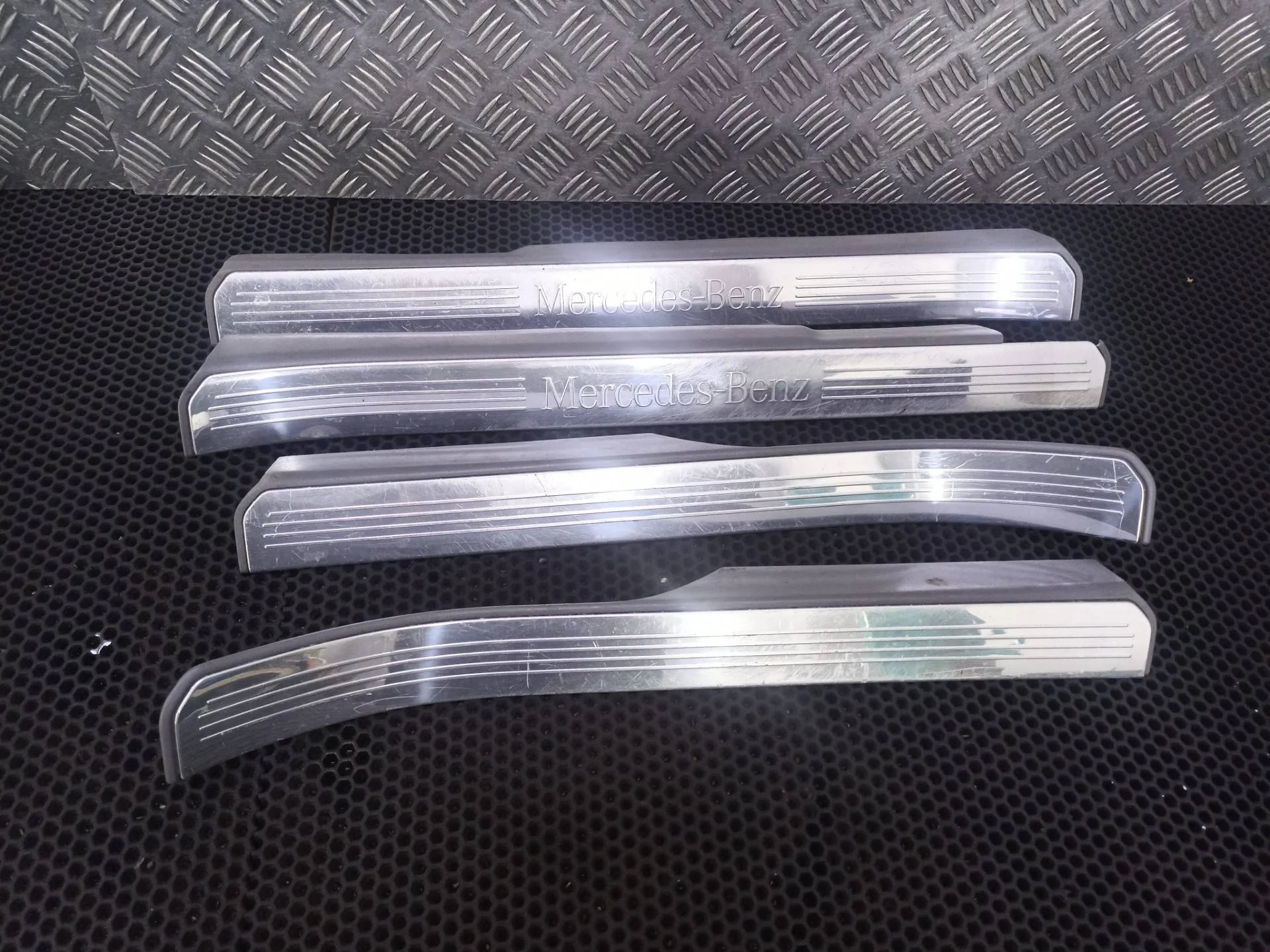 Накладка внутренняя на порог Mercedes-Benz S W221