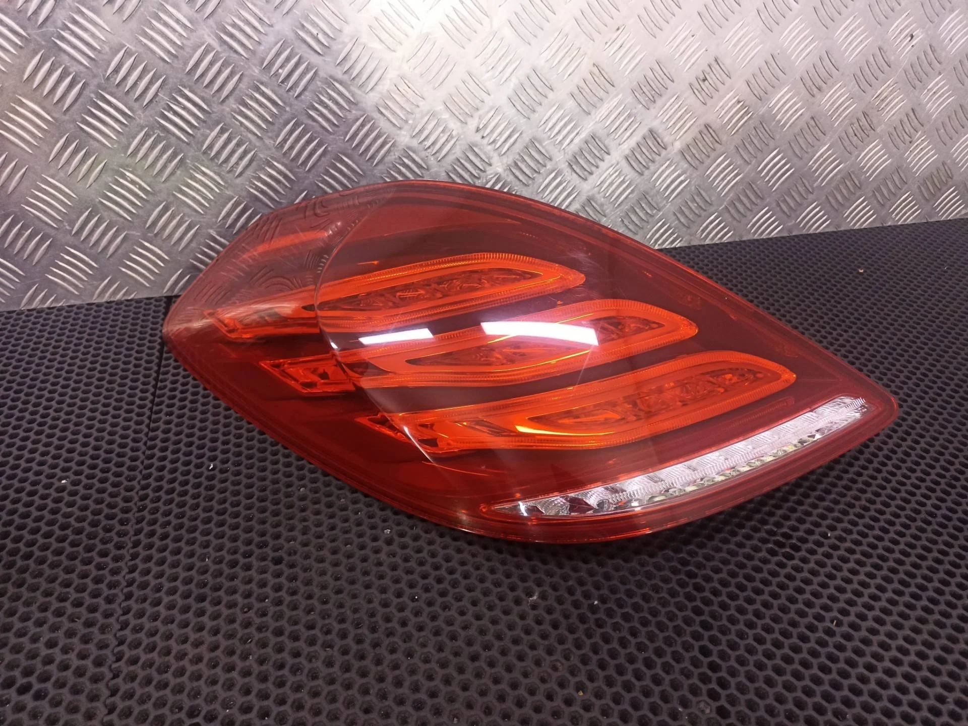 Фонарь задний левый Mercedes-Benz S W222 2014