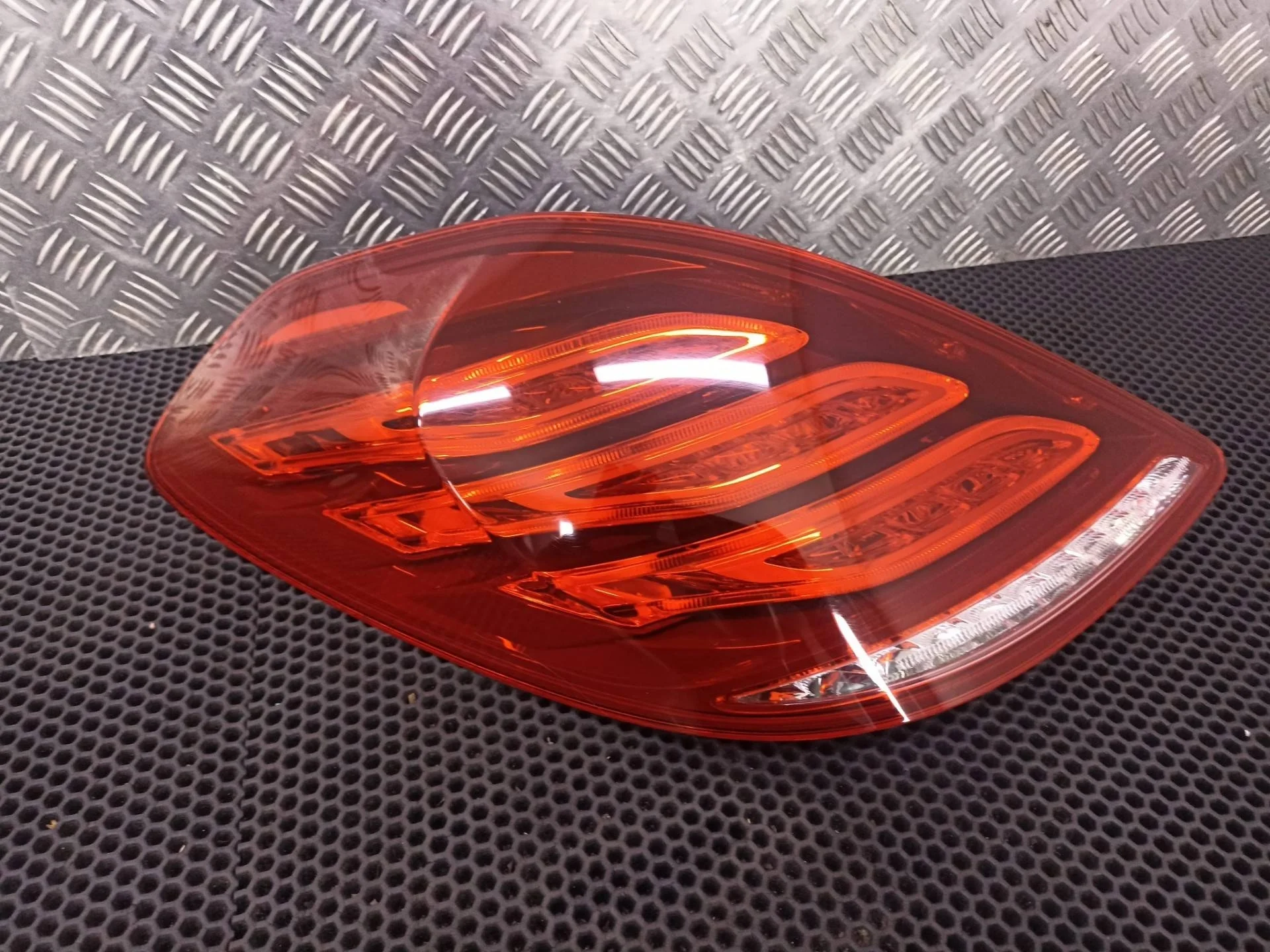 Фонарь задний левый Mercedes-Benz S W222 2014