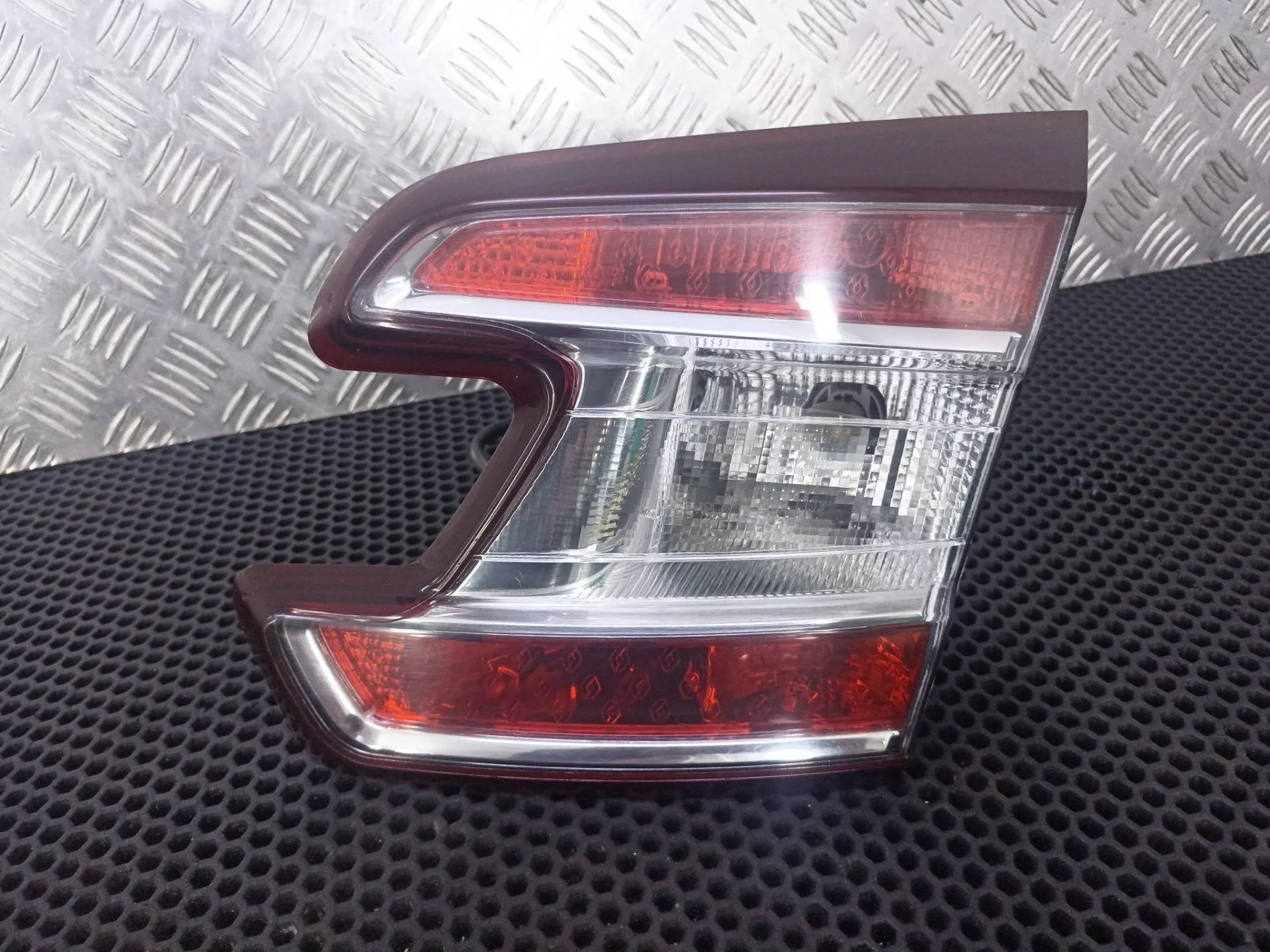 Фонарь крышки багажника правый Renault Megane 3