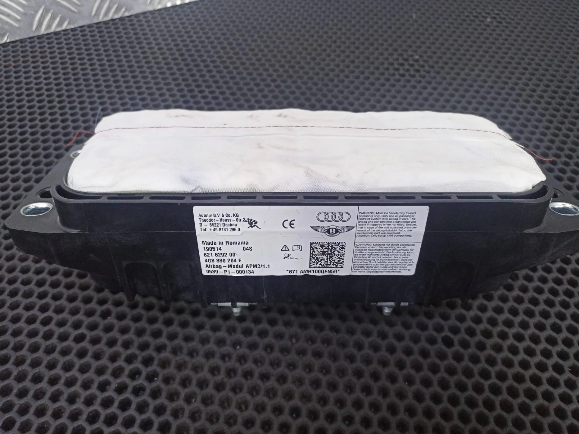 Подушка безопасности пассажира Bentley Flying Spur