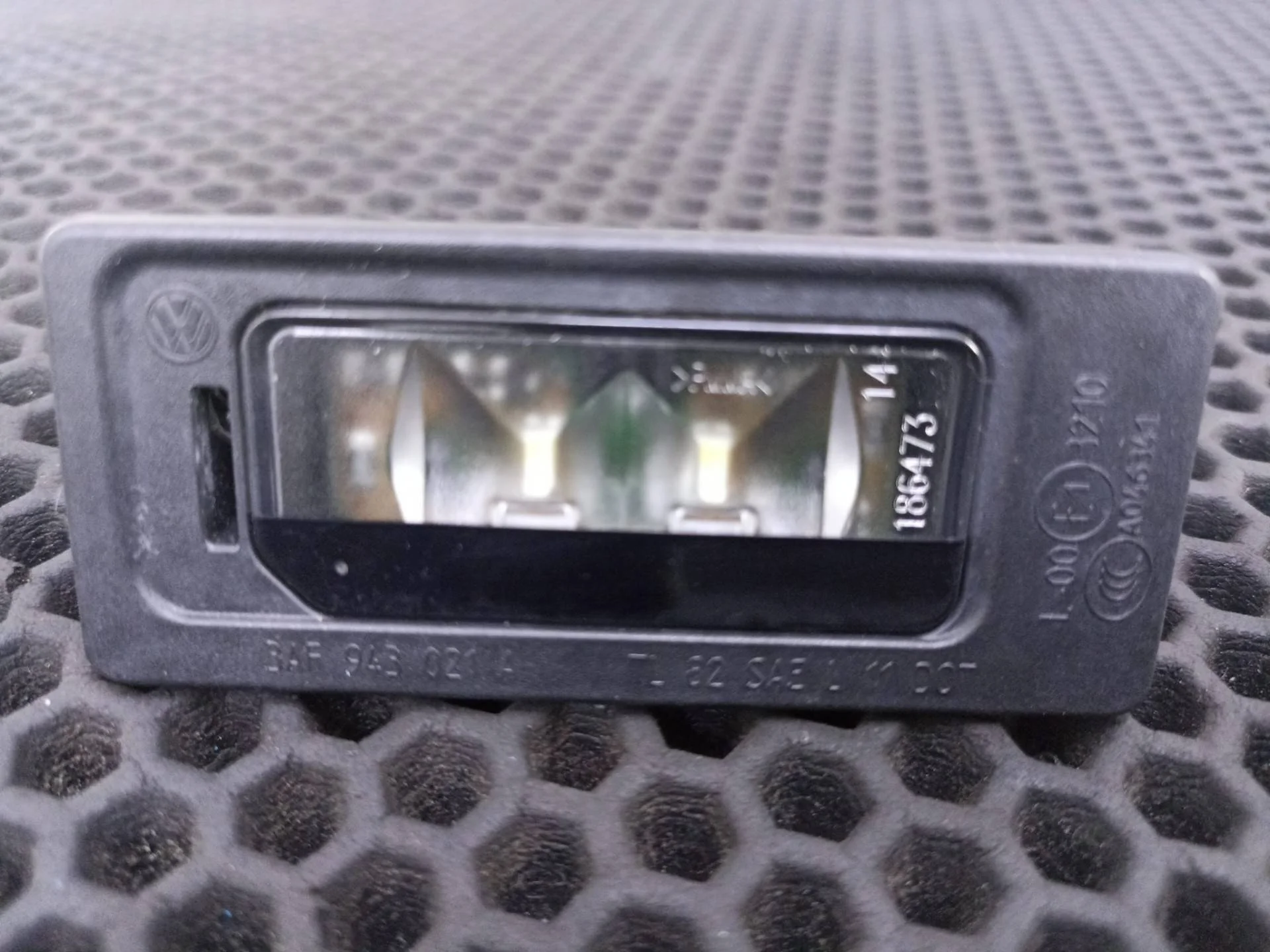 Подсветка номера Volkswagen Touareg 2 рест. 2015