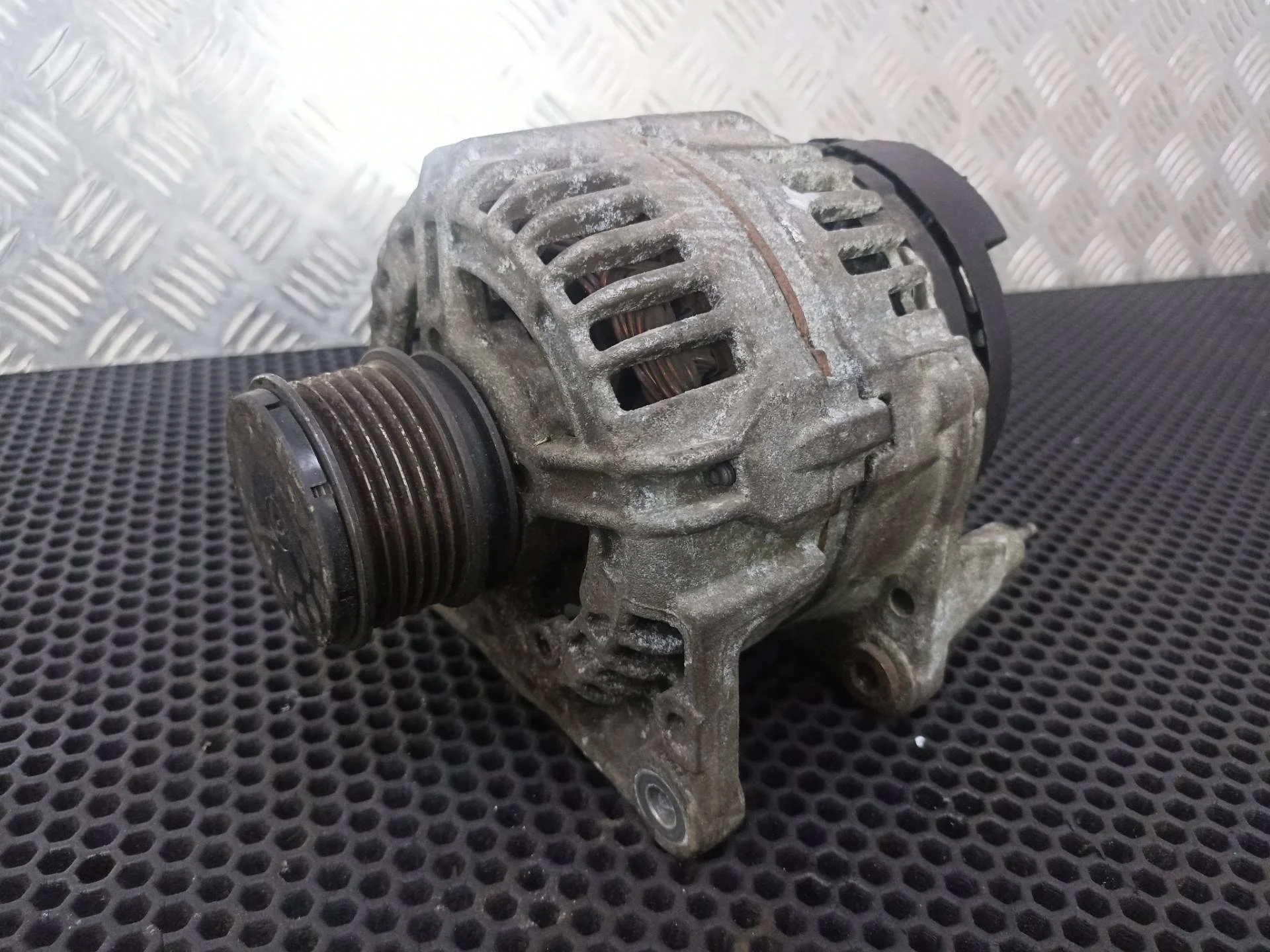 Генератор Skoda Octavia 1999 038903023L