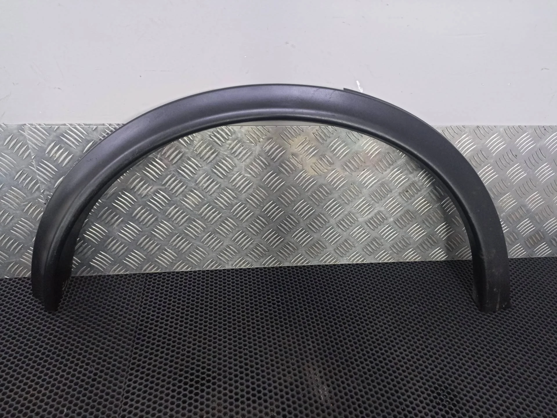 Молдинг крыла заднего правого Nissan Juke F15 2013