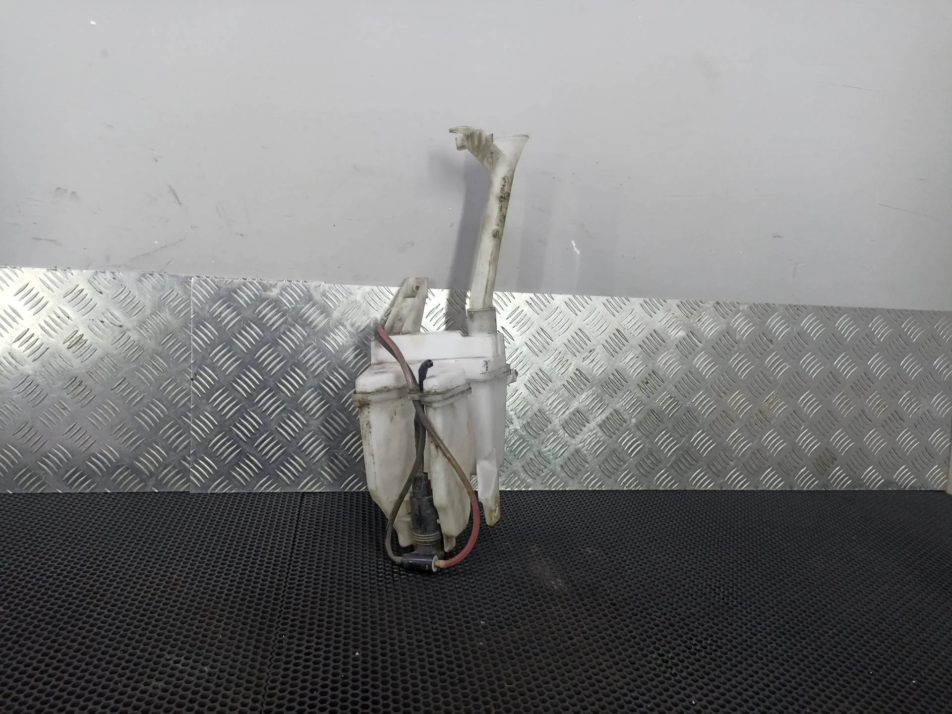 Бачок омывателя Nissan Juke F15 2013 289101KA1A