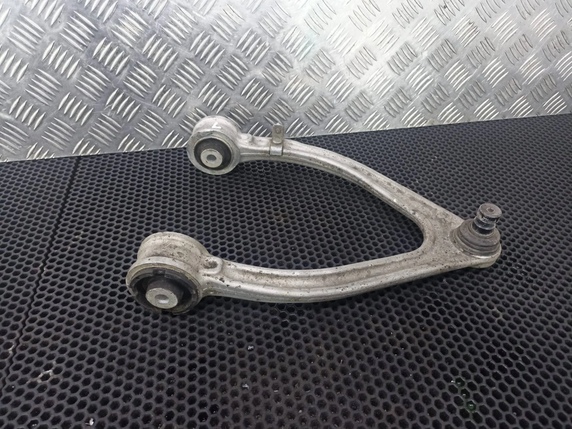 Рычаг левый верхний Mercedes-Benz S W222 рест.