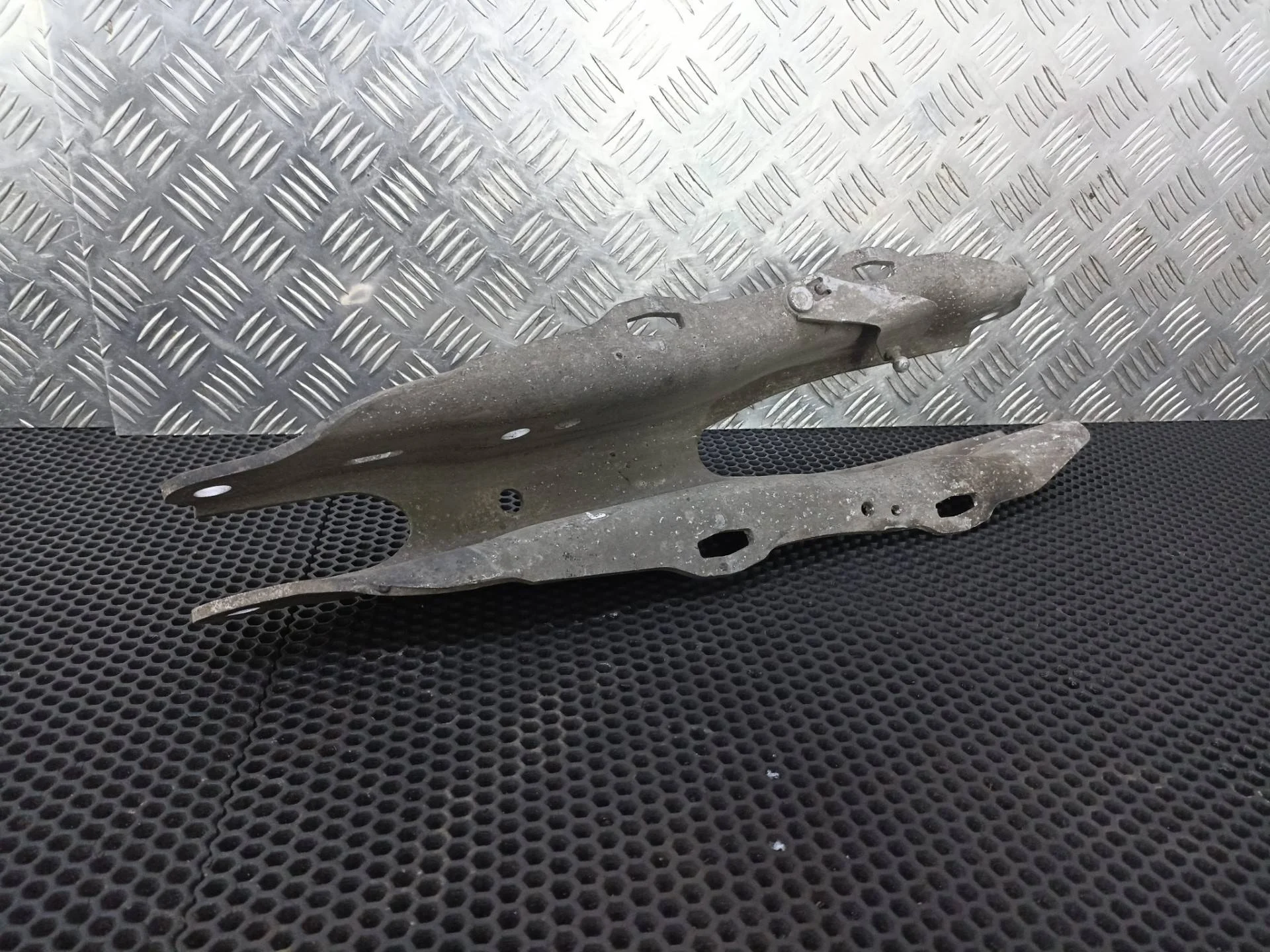 Рычаг задний левый нижний Mercedes-Benz S