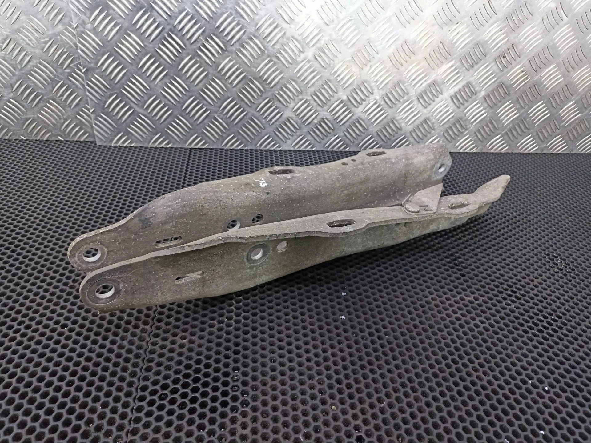 Рычаг задний правый нижний Mercedes-Benz S