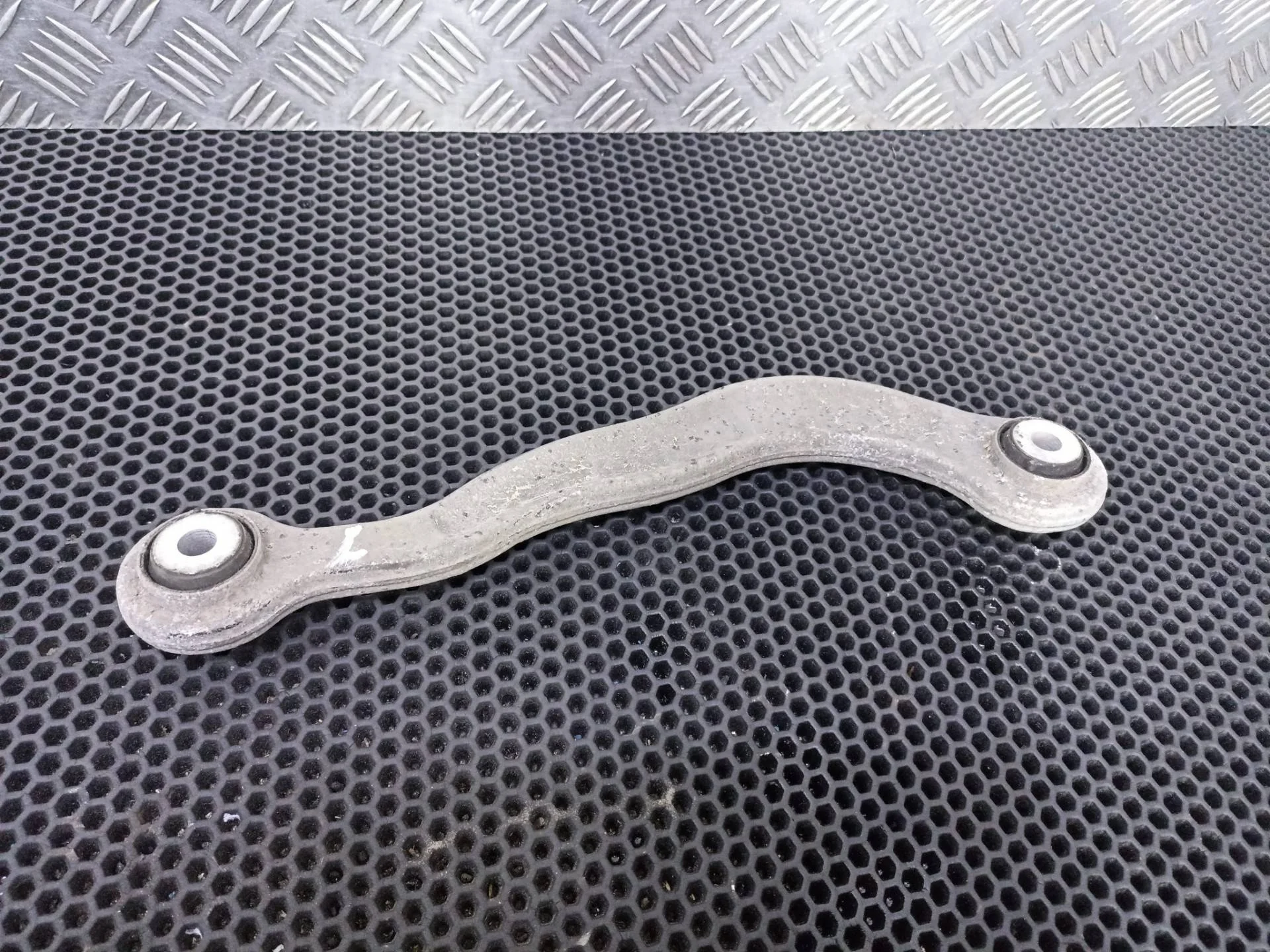 Рычаг верхний Mercedes-Benz S W222 рест. 2017