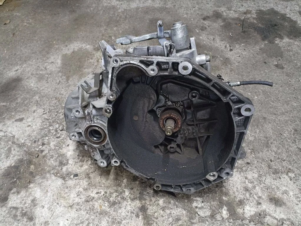 МКПП Opel Zafira Family рест. 2010 55192042