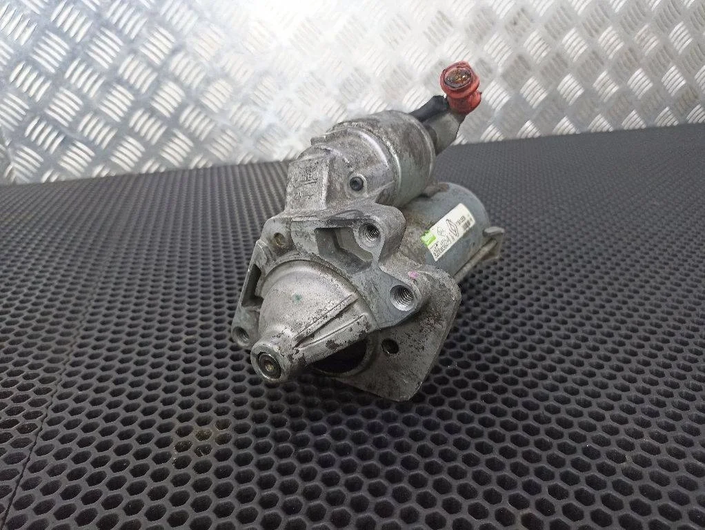 Стартер Nissan Juke F15 2012 8200836473