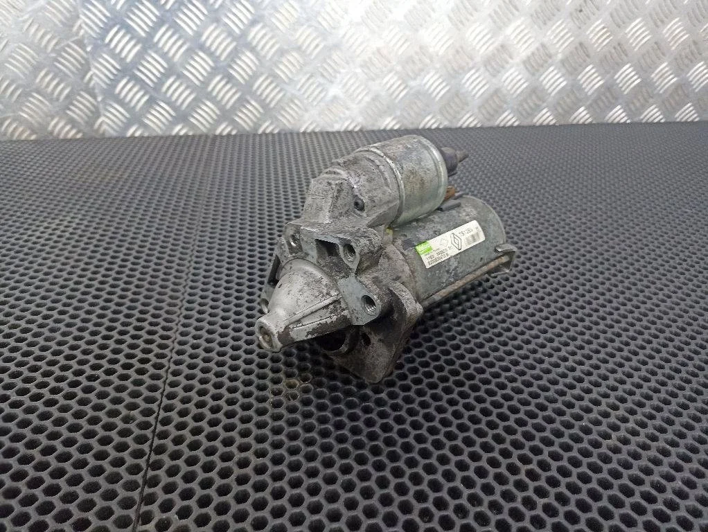 Стартер Nissan Juke F15 2012 8200836473