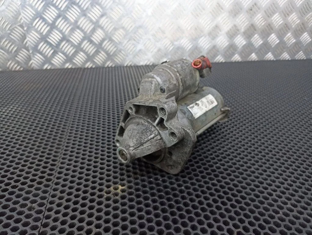 Стартер Nissan Juke F15 2012 233003329R