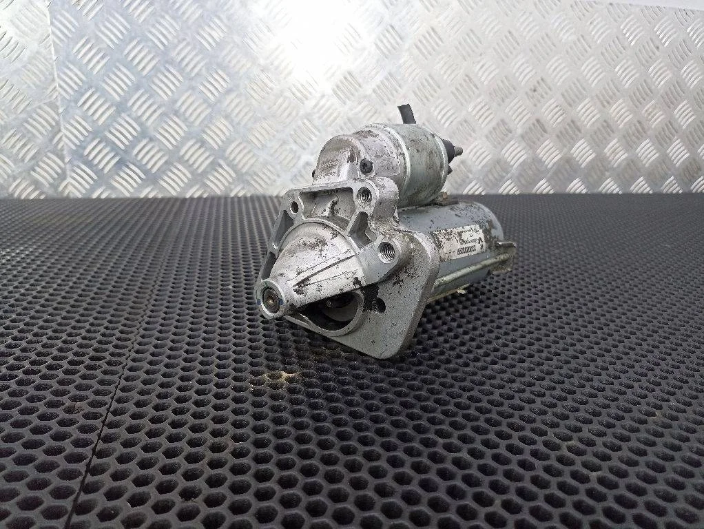 Стартер Nissan Juke F15 2012 233003329R