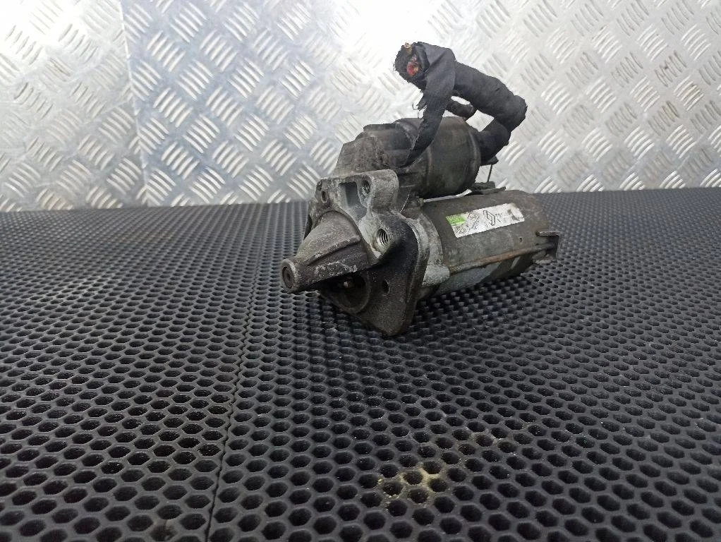 Стартер Nissan Juke F15 2012 8200836473