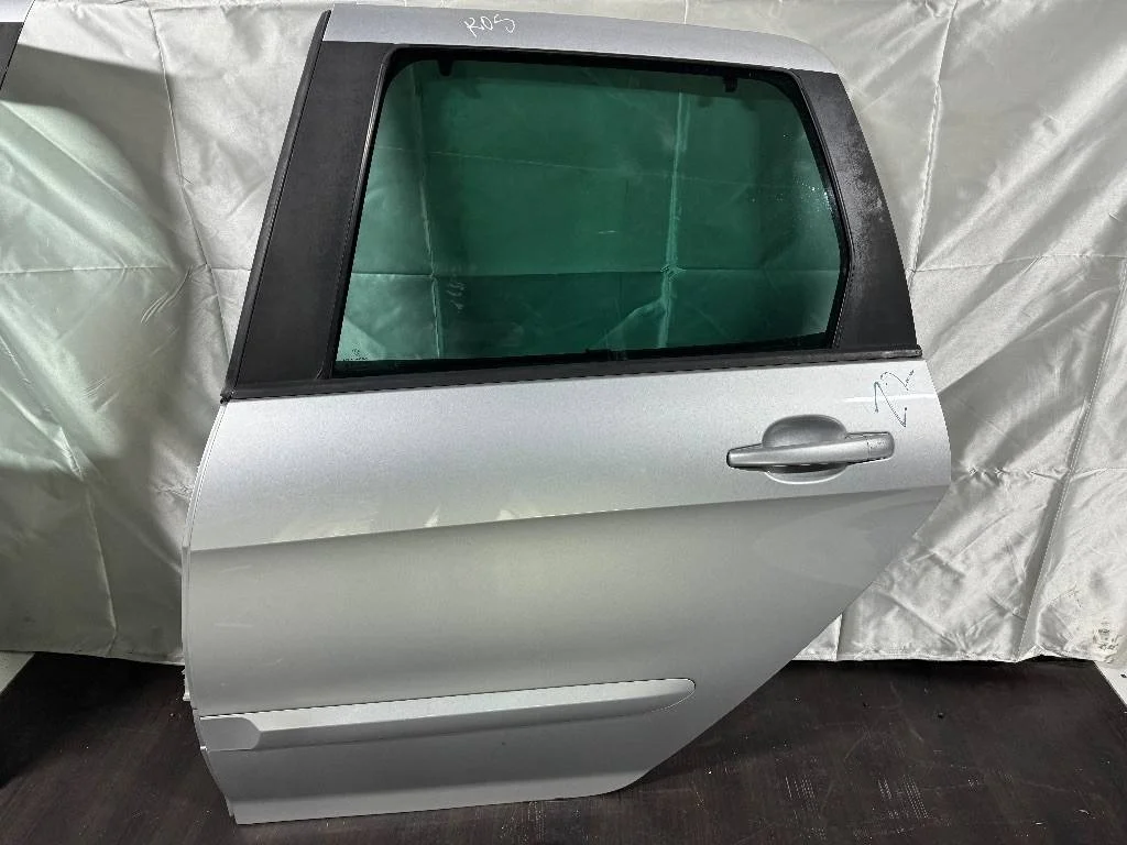 Дверь задняя левая Peugeot 308 рест. 2013 9006N6