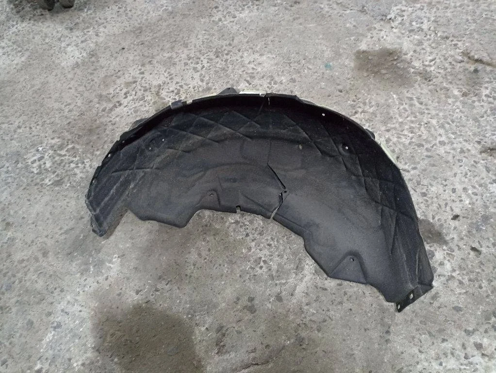 Подкрылок задний правый Land Rover 2 LR060014