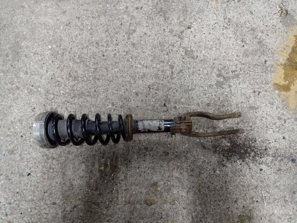 Амортизатор передний правый BMW X5 E70 2010