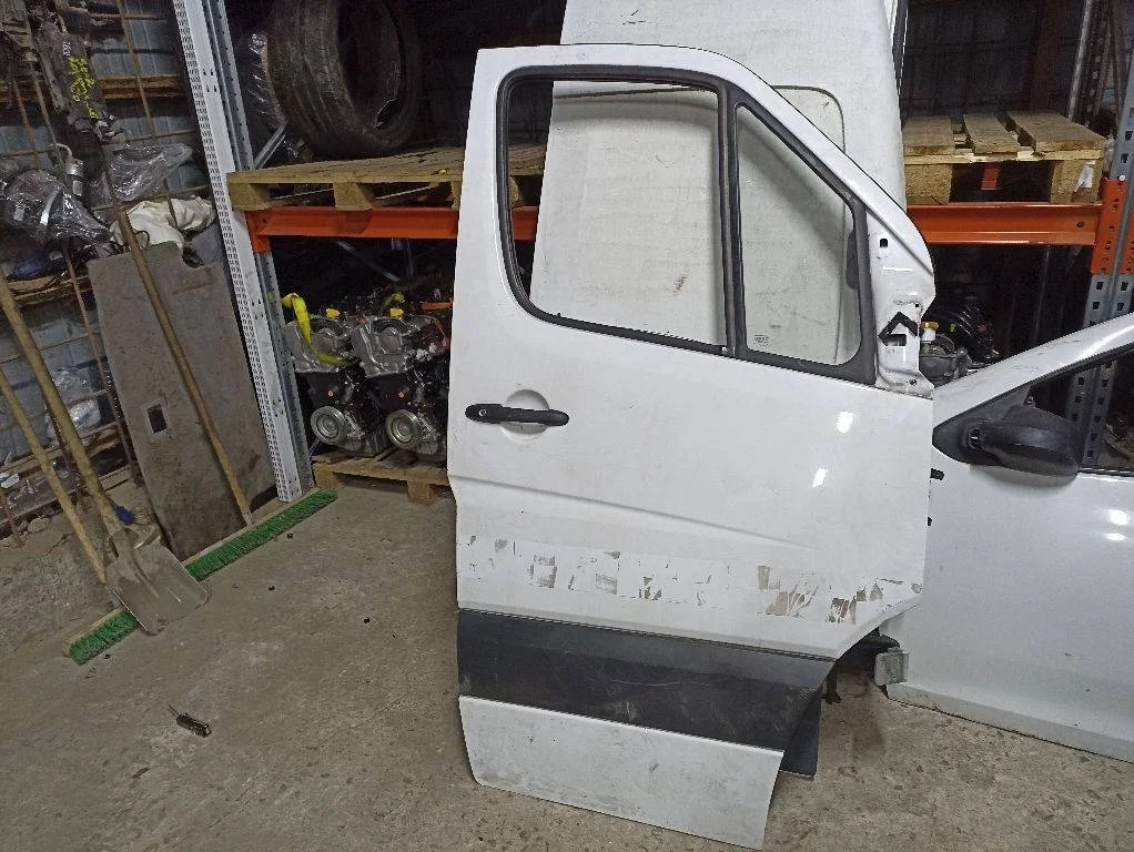 Дверь передняя правая Mercedes-Benz Sprinter W906