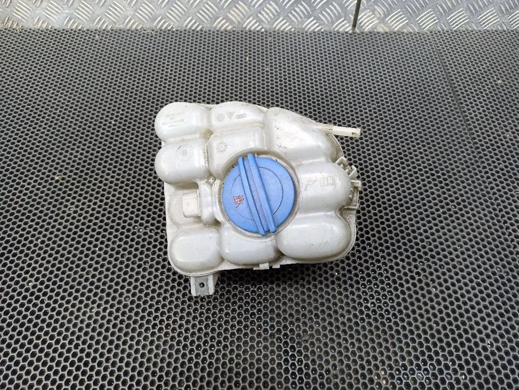 Бачок расширительный Volkswagen Touareg 2 2014