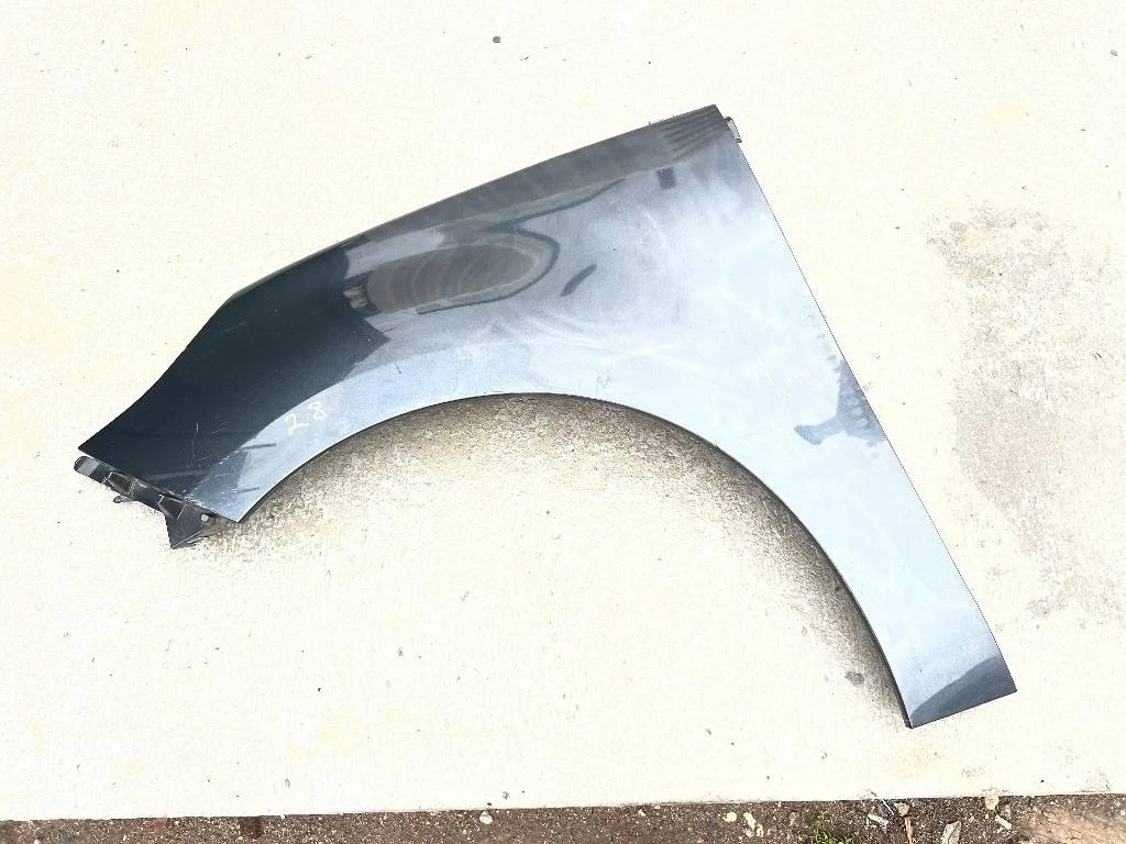 Крыло переднее левое Renault Scenic 2 рест. 2010