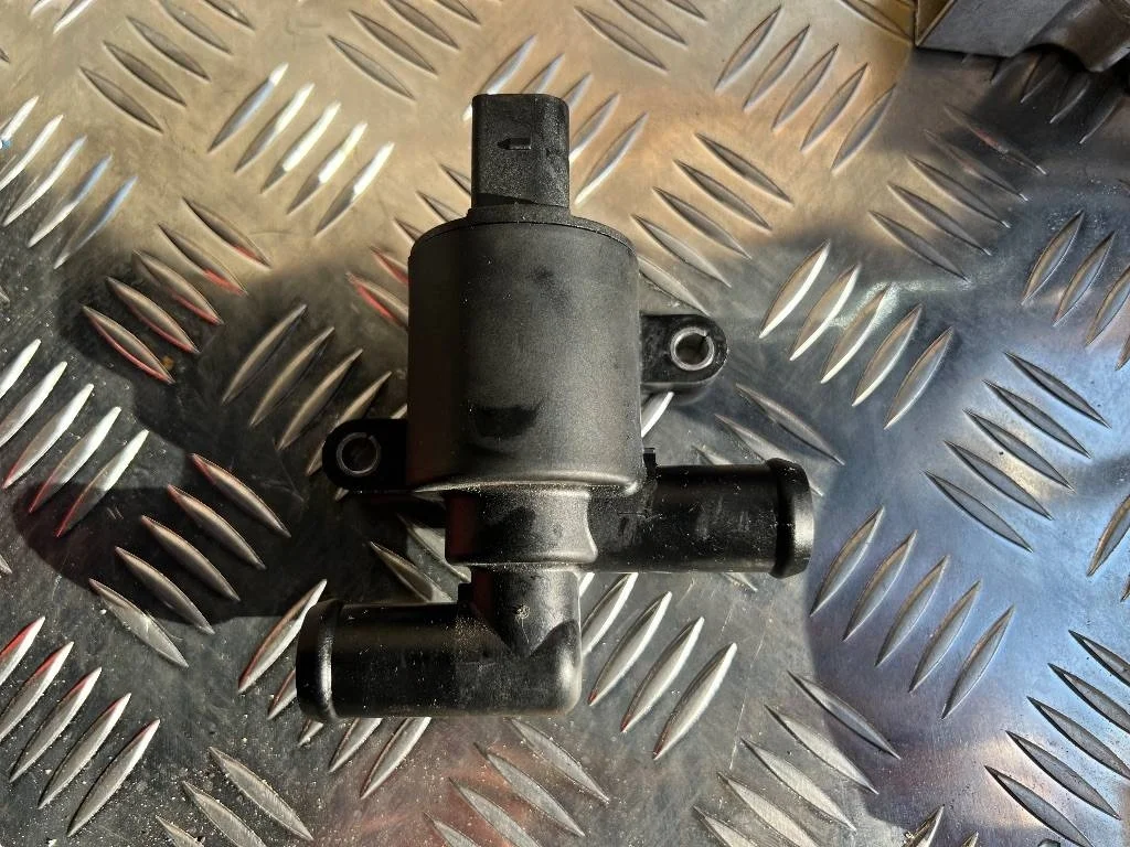 Водяная помпа Porsche Macan 2018 4H0121671D