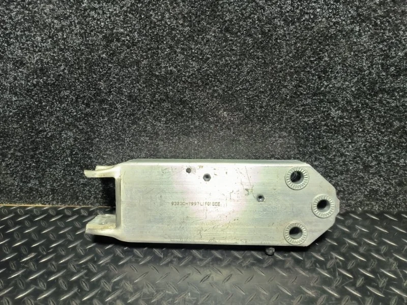 Кронштейн усилителя бампера Bmw 7 2010 51117183853 F02 N63B44A, передний