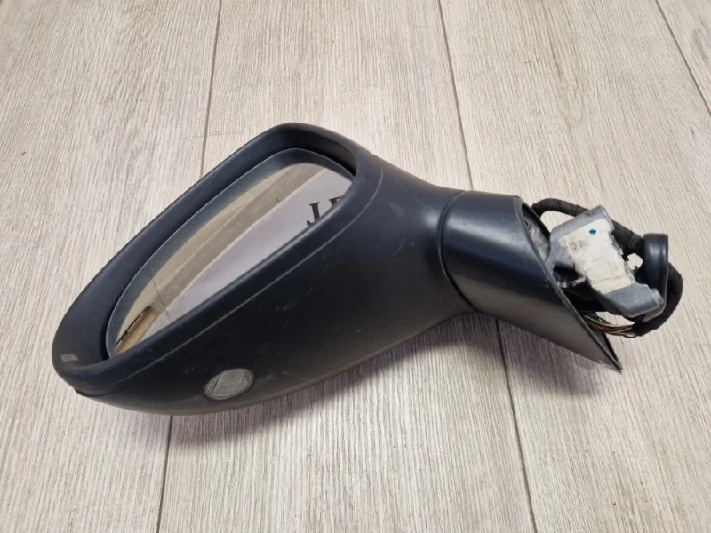 Зеркало VW Touareg 2 2010-2018 7P