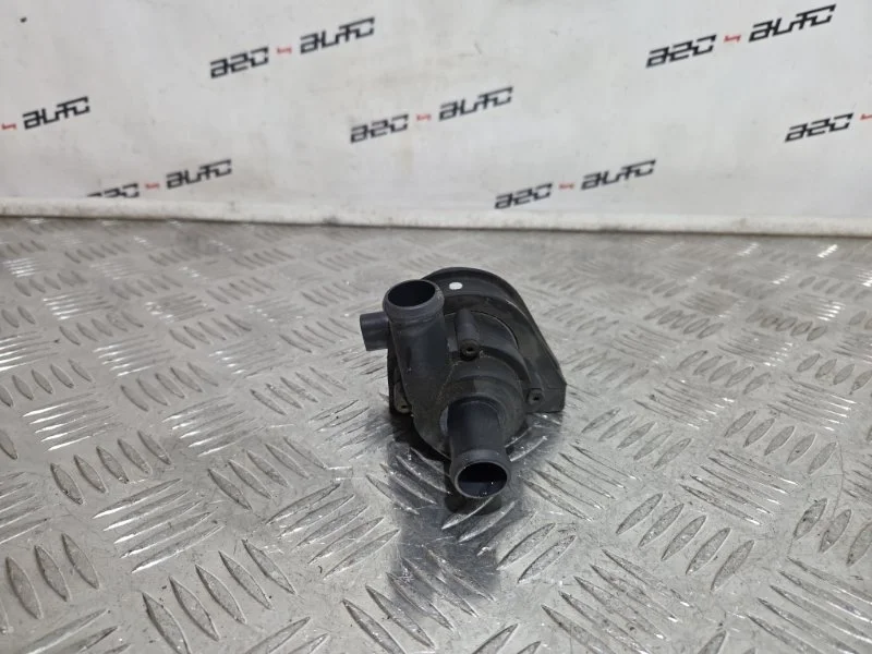 Дополнительная помпа Audi A4 06H965561 B8 CDN
