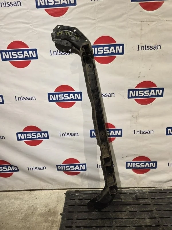 Панель радиатора ( телевизор) Nissan X Trail 2017 625304CE0A T32 M9R, передний